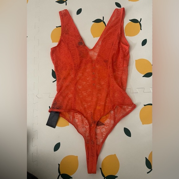 Naked wardrobe and guess bodysuits pre-loved and in great condition. - Picture 16 of 16